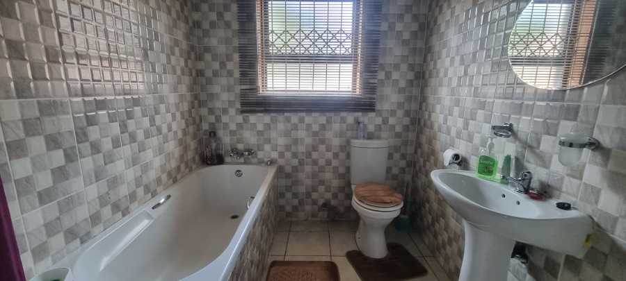 4 Bedroom Property for Sale in Amalinda Eastern Cape